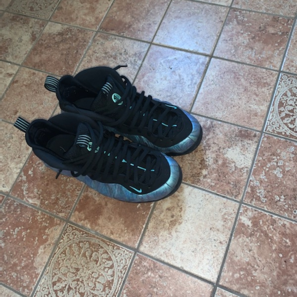 Sneakers - Picture 3 of 3
